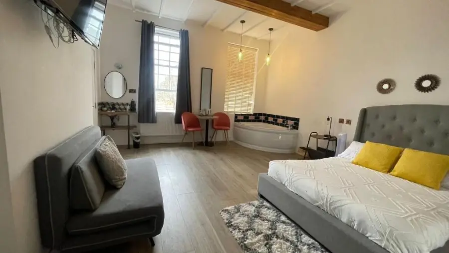 Superior Suite at Angel Townhouse